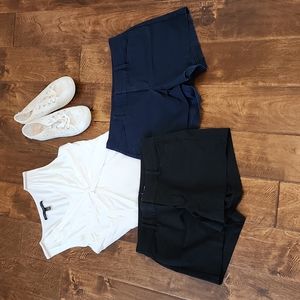 Old Navy Women's Shorts 2 pair bundle Black and Navy